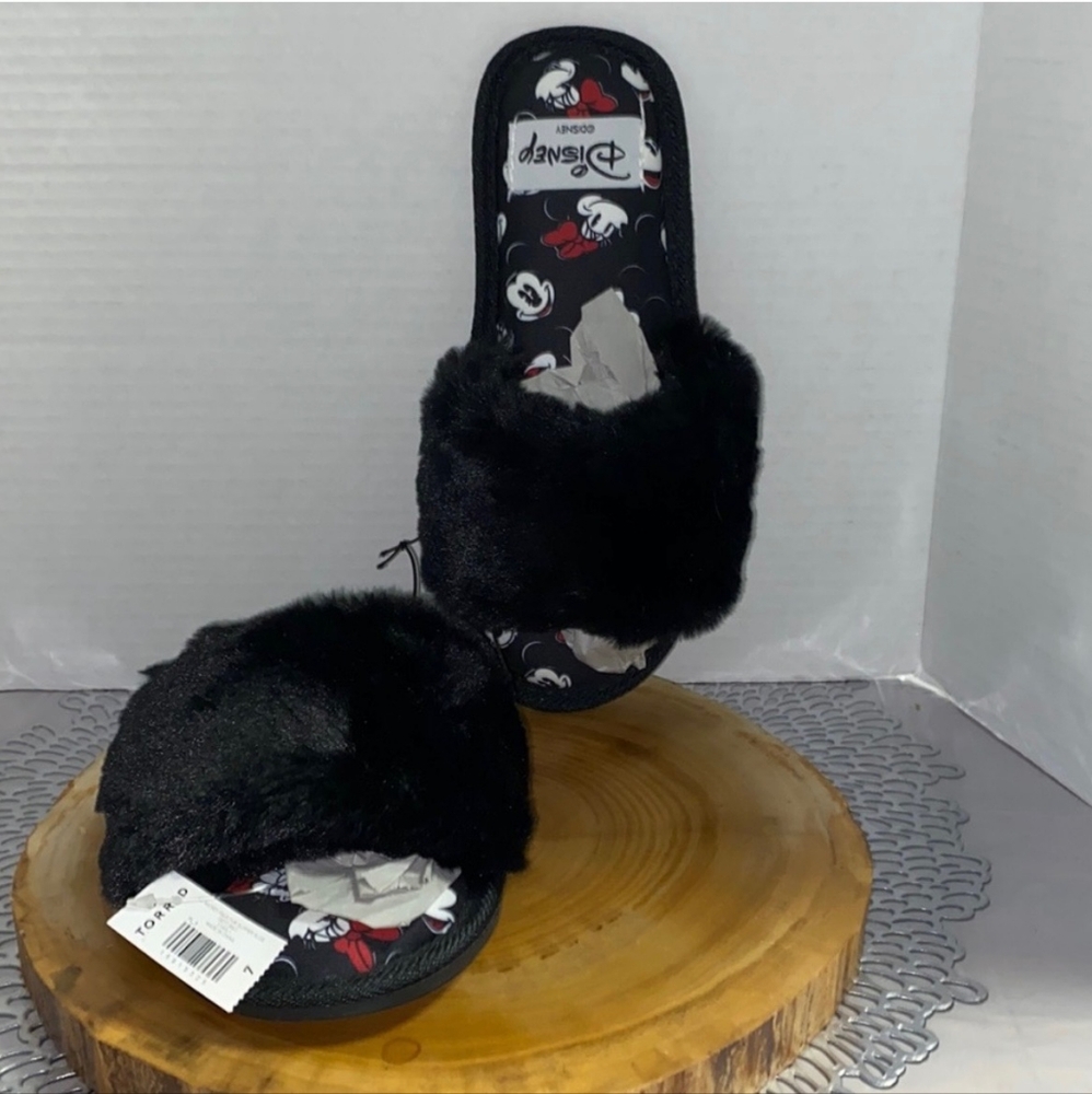 NWT Torrid 4D Mickey Faux Fur Slippers Slide